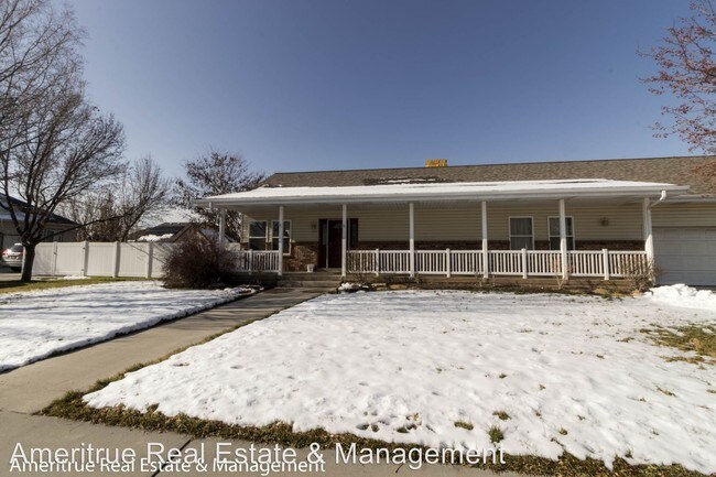 Foto del edificio - 3 br, 1 bath House - 1915 N. 700 W.