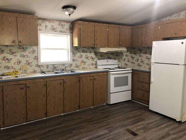 Foto del edificio - 1704 Brannen Hodges Rd