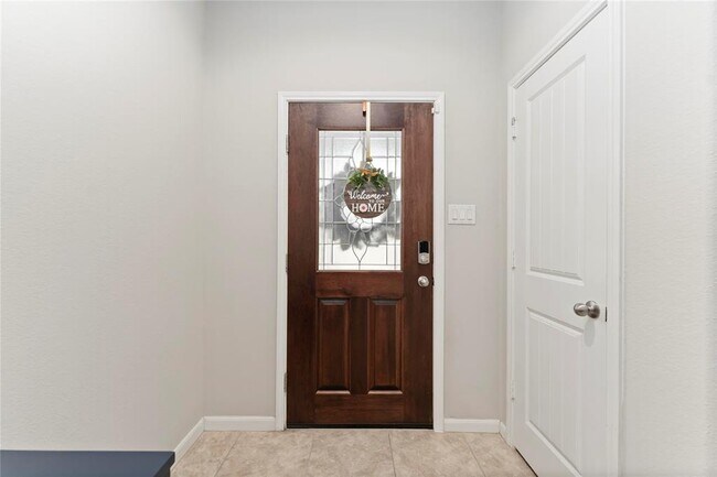 Foto del edificio - 1415 Woods Lake Ct