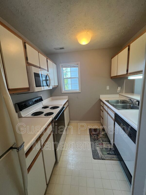Foto del edificio - 216 Waterdown Dr