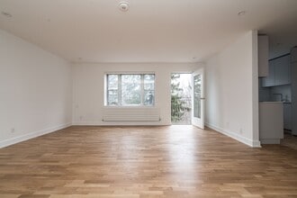 Building Photo - 39 Riverwood Pkwy