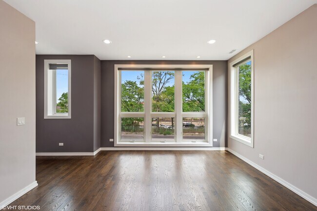 Foto del edificio - 2159 W Adams St