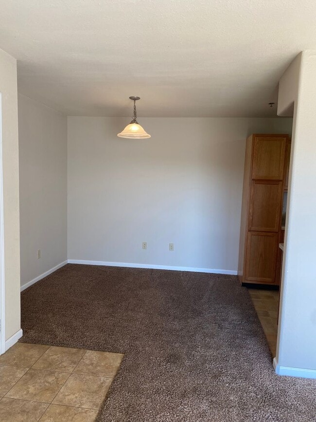 Building Photo - Nice ground floor 1 bedroom apartment!