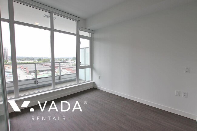 Photo du bâtiment - Lumina Starling 1 BR APT Rental 803-2351 Beta Ave Burnaby: VADA