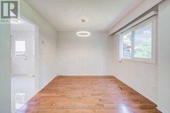 Building Photo - 319 Hillside Dr