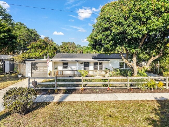 Building Photo - 1701 SW 12th Ave