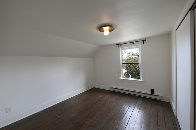 Building Photo - 6 Hammersley Ave