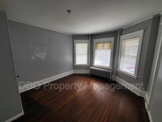 Foto del edificio - 825 Myrtle Ave