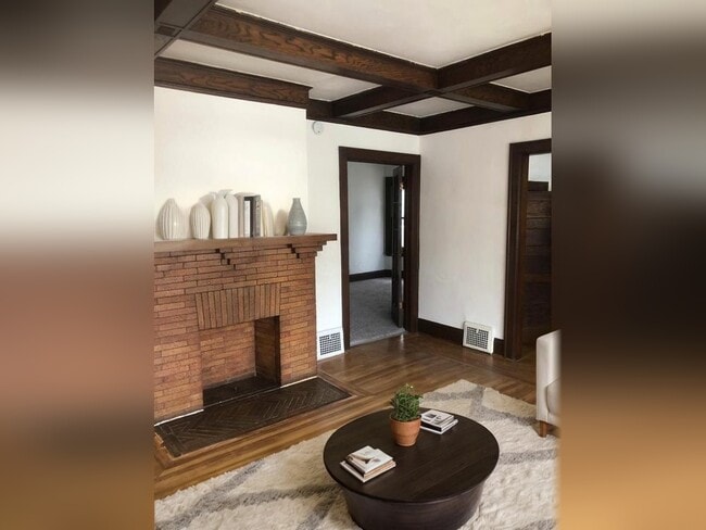 Building Photo - 126 Oxford Ave