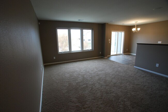 Foto del edificio - RARE OPPORTUNITY! 3 Bed 2.5 Bath home on t...