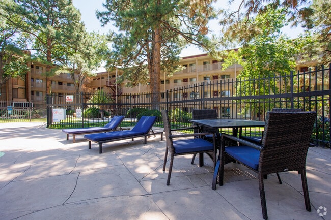 Pool Seating - Sunset Pointe