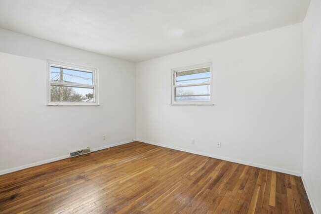 Foto del edificio - 704 Carlsbad Rd