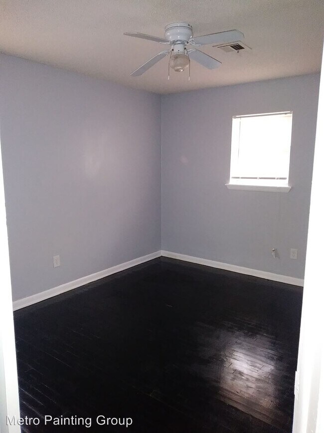 Building Photo - 3 br, 1 bath House - 815 NW 58th St