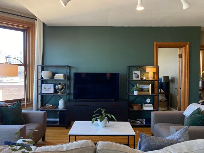 Foto del edificio - 550 W Surf St