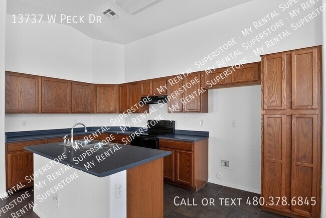 Foto del edificio - 13737 W Peck Dr