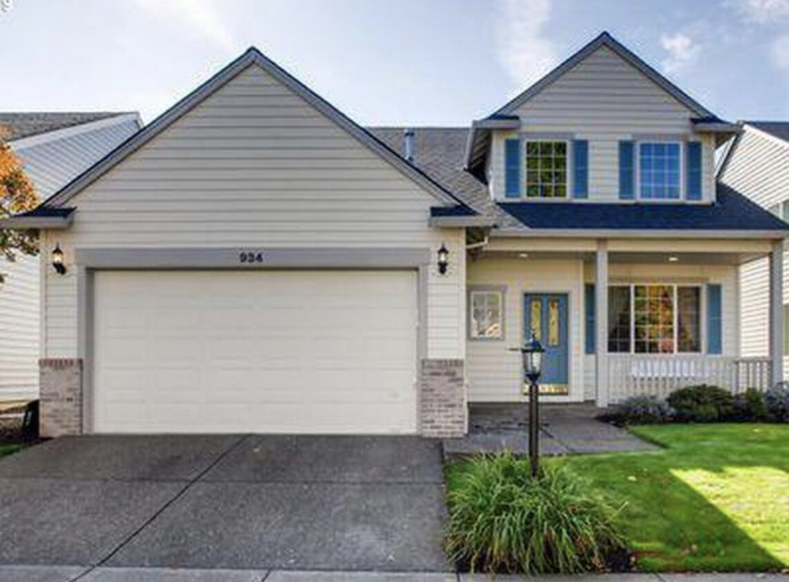 Foto principal - 934 NE Simmental St