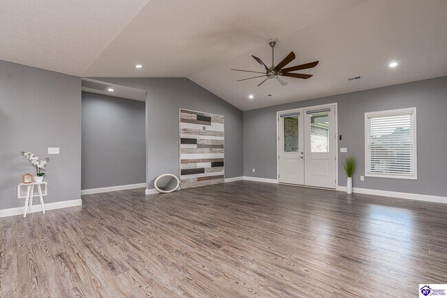 Foto del edificio - 306 Turner Ct