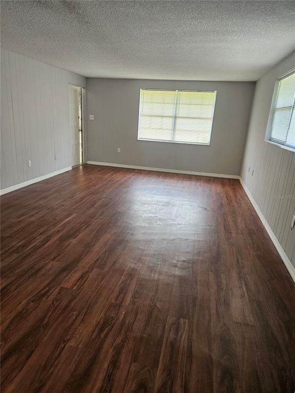 Building Photo - 5302 Oakwood Ct