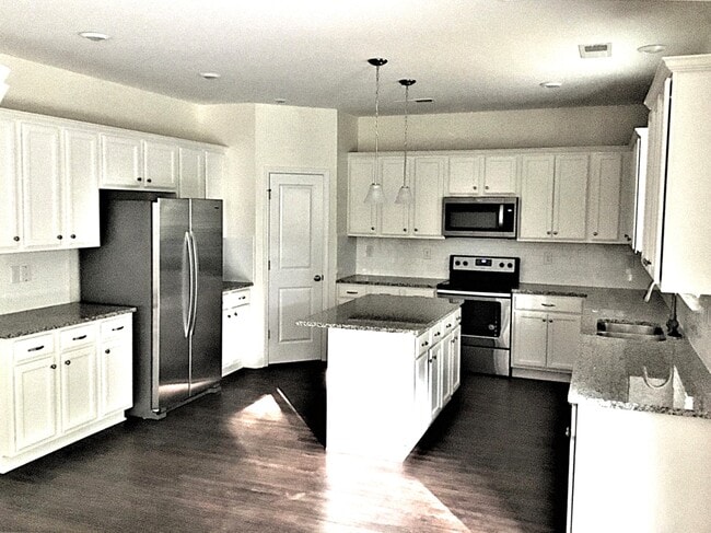 Building Photo - 3920 Riceland Pl