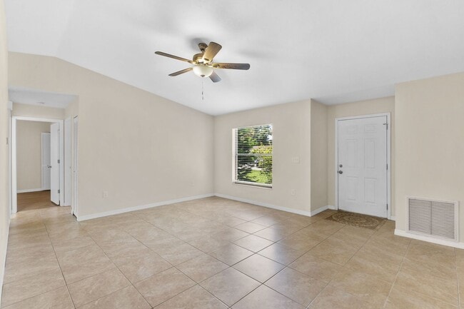 Building Photo - South Venice Annual Pool Home for Rent
