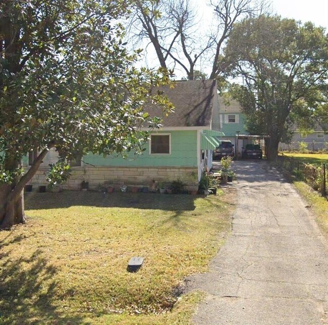Foto del edificio - 8016 Findlay St