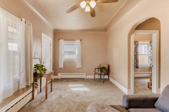 Building Photo - Charming 4bd/1ba Home in Denver, CO- Available April 1st!