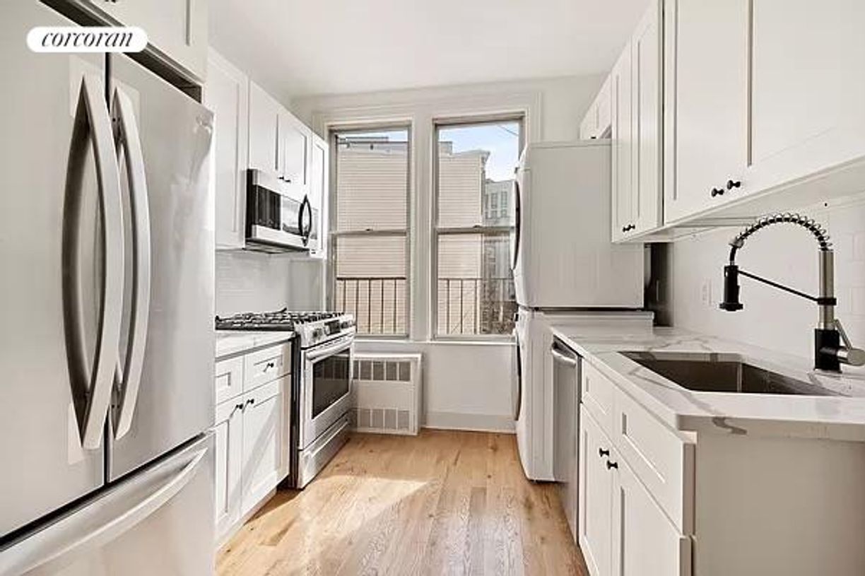 Foto principal - 511 Graham Ave