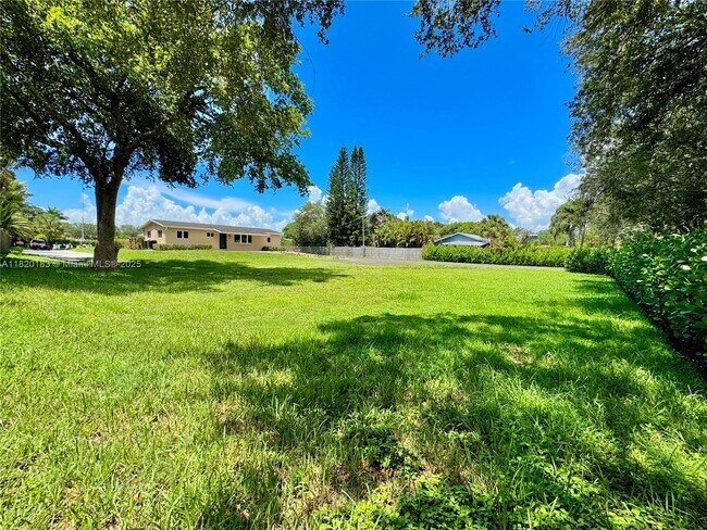 Foto del edificio - 14450 SW 24th St