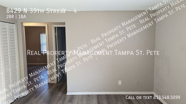 Foto del edificio - 8429 N 39th St