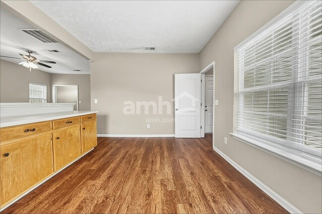 Building Photo - 2738 Pepperdine Dr