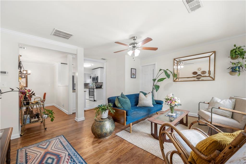Foto principal - 2806 Fraser St