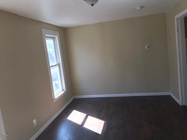 Building Photo - 429 Clifford Ave