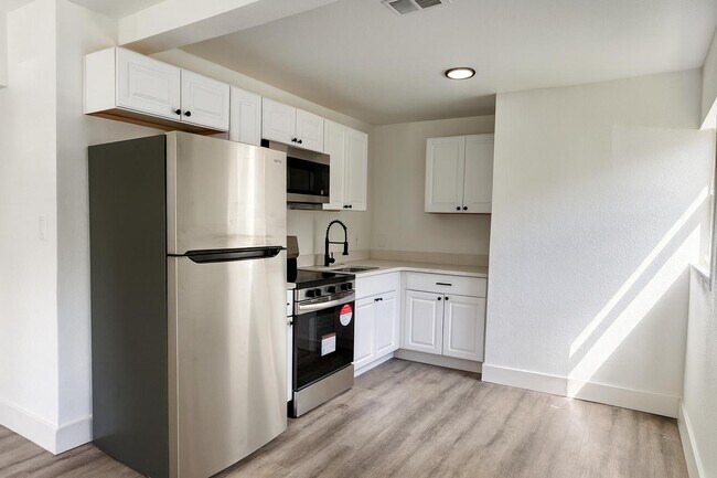 Photo - 2606 E 18th Ave Apartment