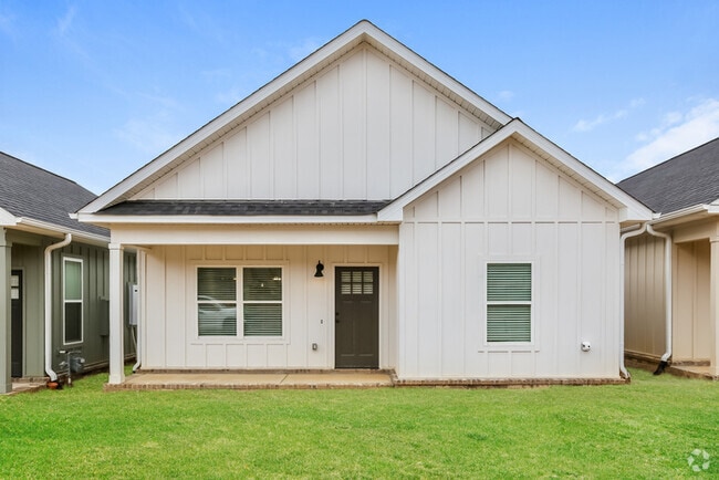 Building Photo - 16220 Lamarche Dr