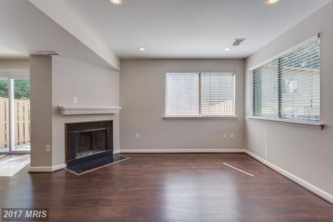 Foto del edificio - 5735 Nordeen Oak Ct