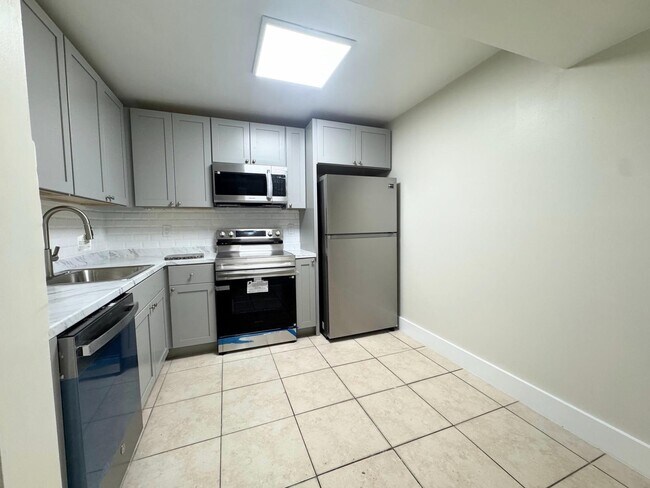 Foto del edificio - 711 N Pine Island Rd