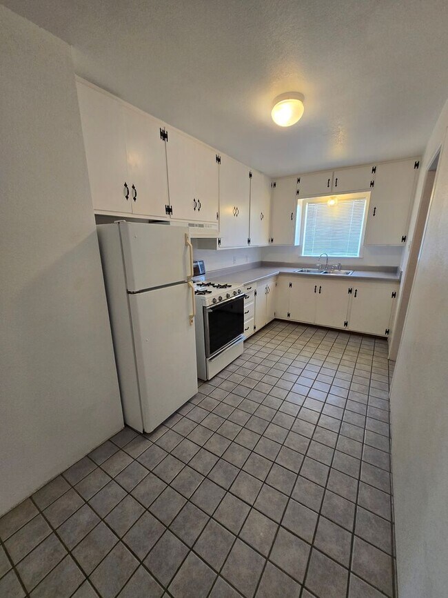 Foto del edificio - 2BD/1 BA Duplex