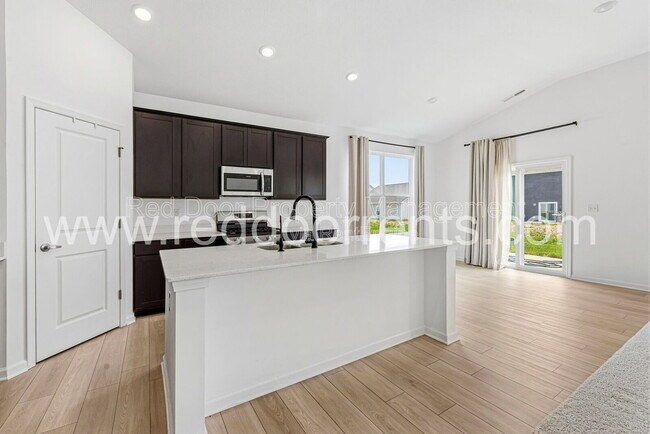 Foto del edificio - 1339 Little Rodeo Pl