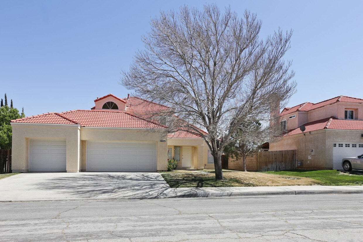 Foto principal - 37264 Springfield St