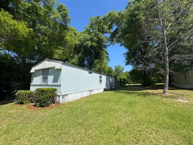 Foto del edificio - Sweet 2 Bedroom 2 Bathroom singlewide in Green Acres Mobile Home Park in Greenwood, FL