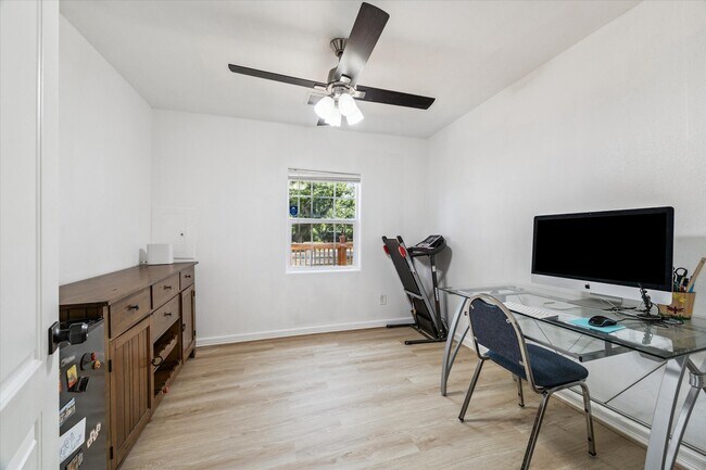 Foto del edificio - 716 E 40th St