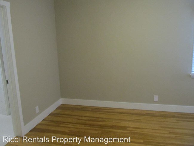 Foto del edificio - 453 1/2-453 1/2 N Olive St