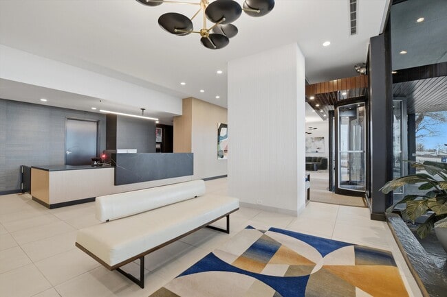 Foto del edificio - 1440 N Lake Shore Dr