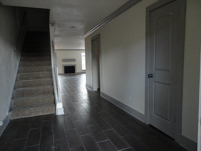 Foto del edificio - 6654 Montauk Dr
