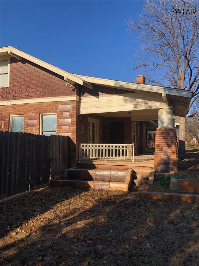 Building Photo - 1510 Garfield St