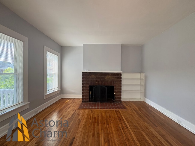 Building Photo - Updated 3 Bedroom with Fireplace and Fence...