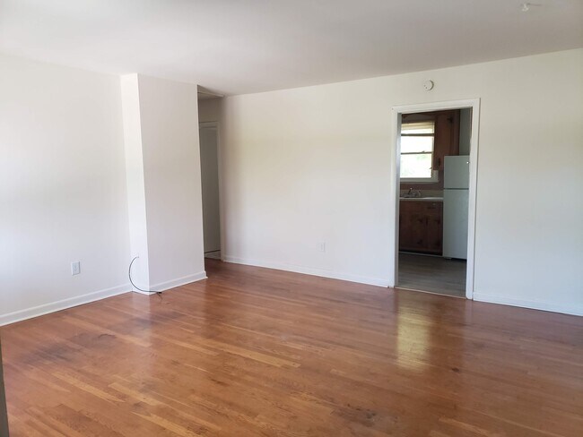 Building Photo - 1140 Shuford Ave