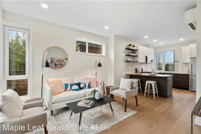 Foto del edificio - 2 br, 1.5 bath House - 2615 Franklin Ave E...