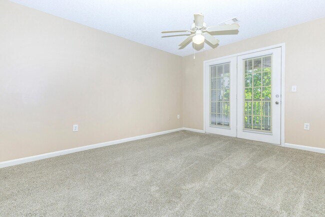 Foto del edificio - Lakeshore Crossing Apartments