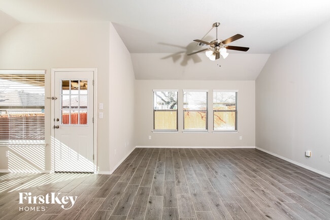 Foto del edificio - 1020 Deer Valley Dr